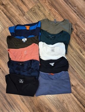 💙 10 Piece - Mixed Crewneck T-Shirt Bundle - Multi Color